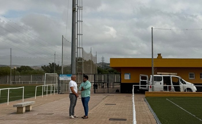 Instalan un sistema de iluminación LED en La Menacha de Algeciras